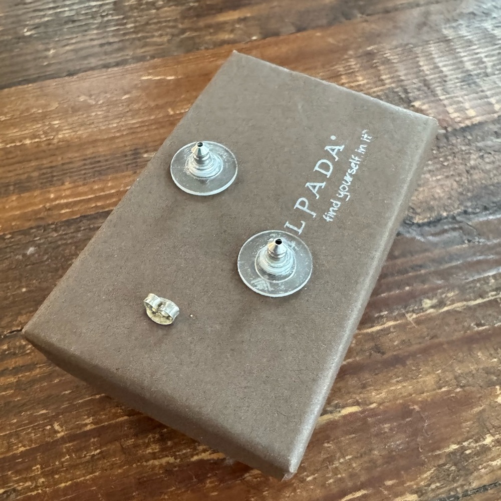 Silpada Square Ripple Earrings P1656 - Picture 6 of 6